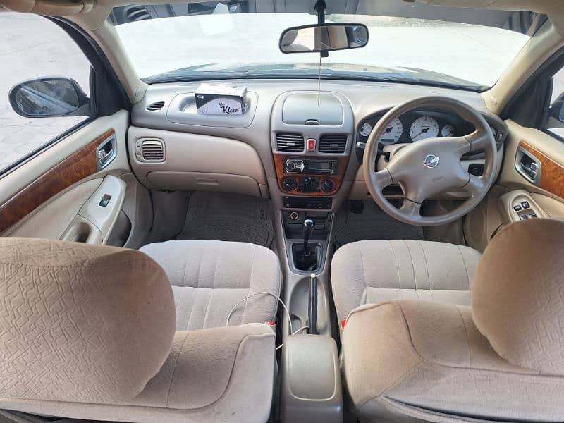 Nissan Sunny 2010 3