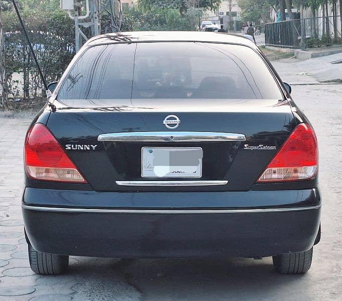 Nissan Sunny 2010 7