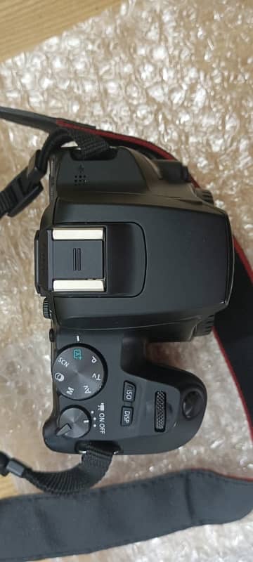 Canon 250D DSLR Camera with 18-55mm 3