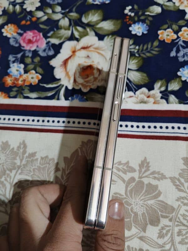 Samsung Z Fold 4 Non PTA 5