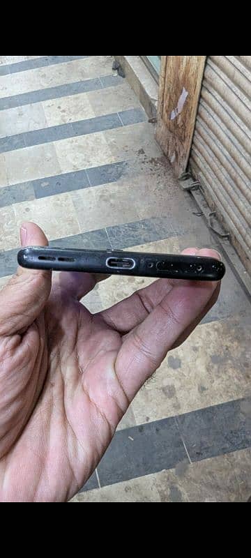 one plus 8 black glass damage urgent sale no exchange 2