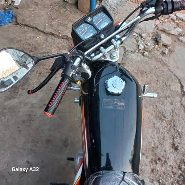 Honda CG 125 Black 1