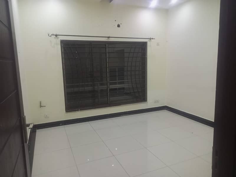 10 MARLA UPPER PORTION FOR RENT (Gas Available) 1