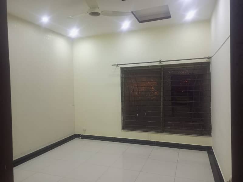 10 MARLA UPPER PORTION FOR RENT (Gas Available) 2