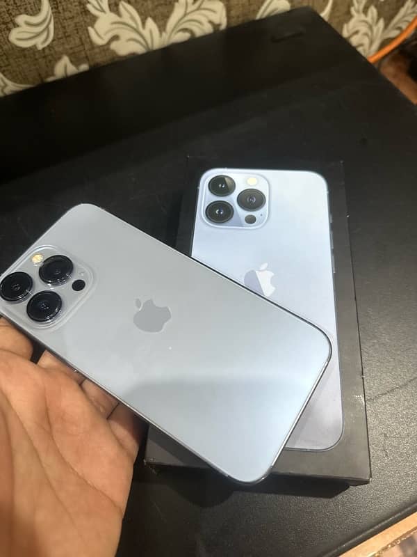 iPhone 13 Pro factory unlock with box 0