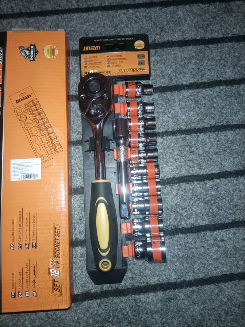 Tool kit rachet socket set 1