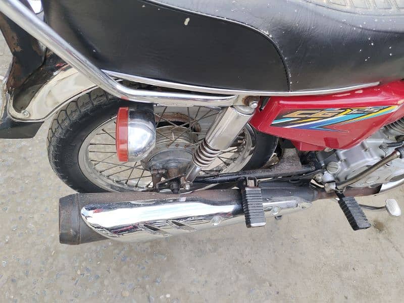 Honda 125 good condition 5