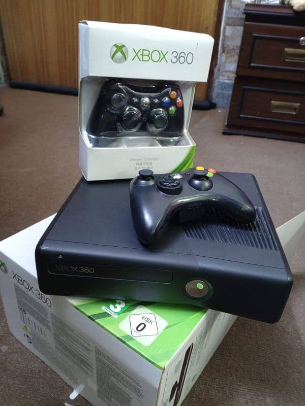 Xbox 360 Slim 0