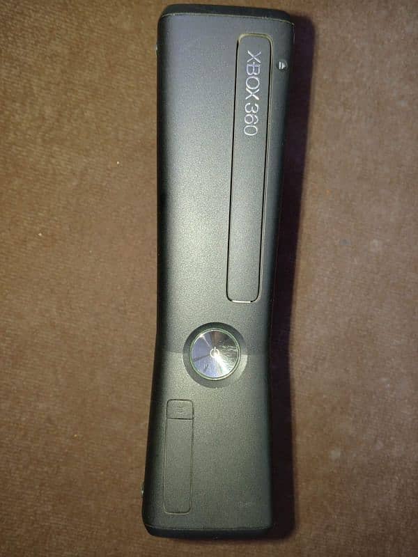 Xbox 360 Slim 9