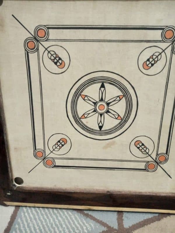 urgent sale carrom board condition 10/9 1