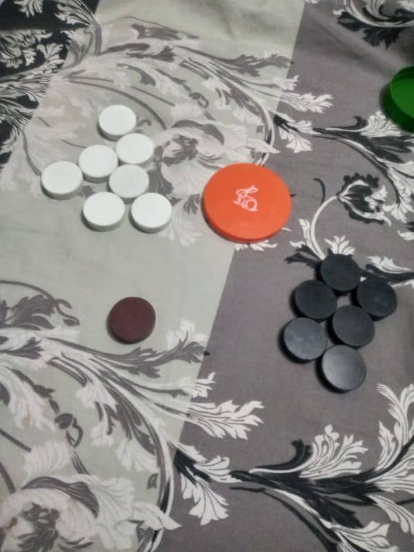 urgent sale carrom board condition 10/9 4