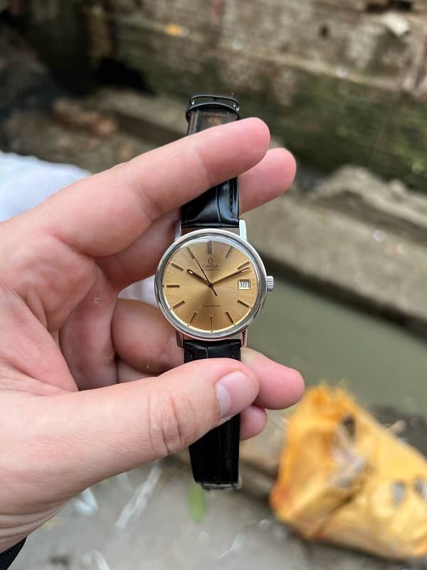 Omega Genève with Champagne dial. 0