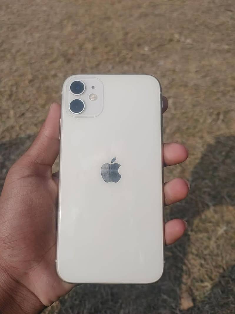 Apple iPhone 11 4