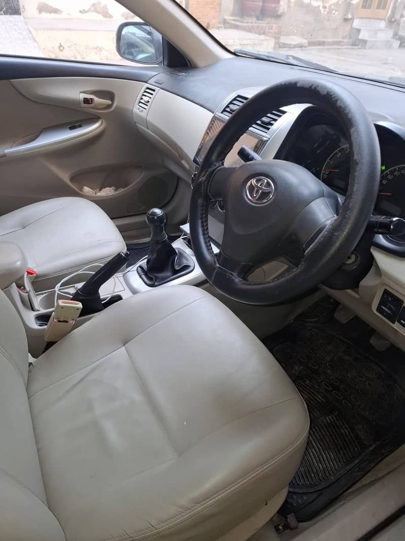 Toyota Corolla GLI 2011 Model Good Condition 6