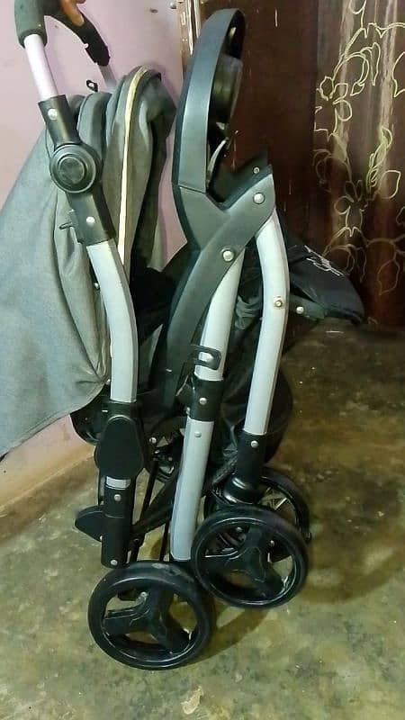 branded stroller for sale 4