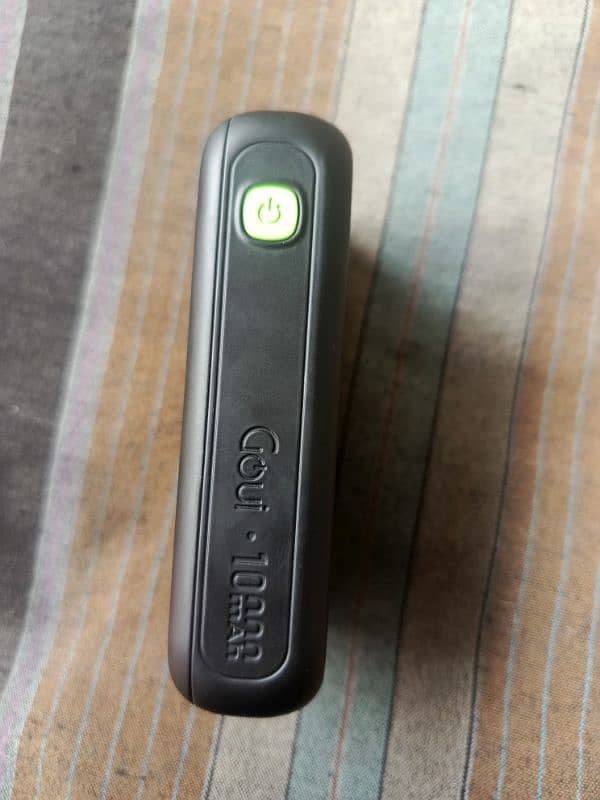 Gucci power bank urgent sale 3