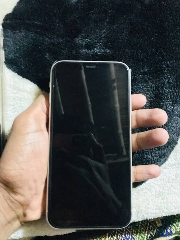 IPhone 11 White Color 64GB 100% Battery Health Jv unlock 0