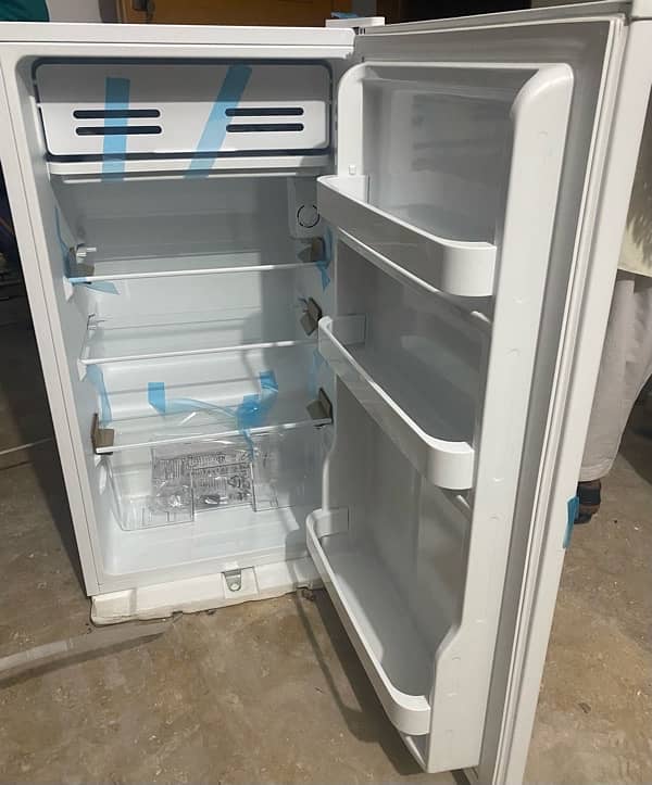 Small refrigerator 3