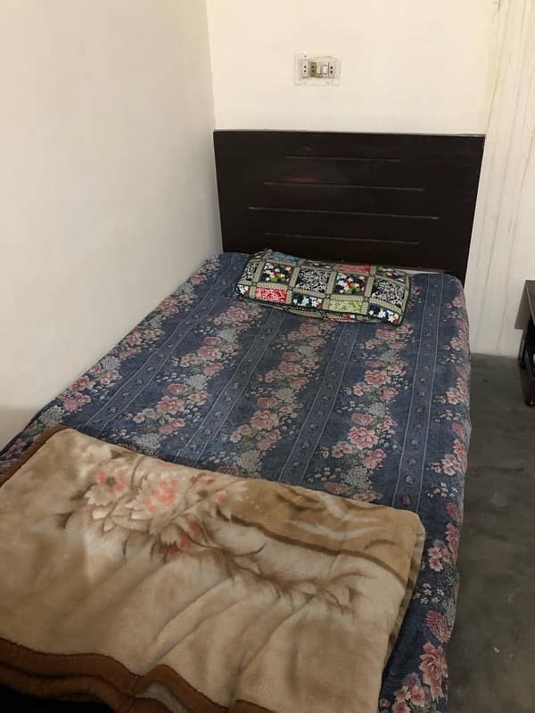 single bed without mattress 0