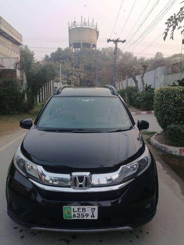 urgent sale Honda BRV model 2017 6