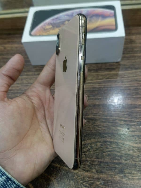 iphone xs with box 2