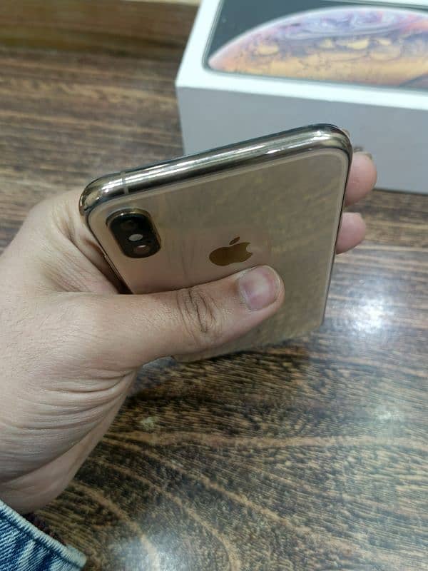 iphone xs with box 3