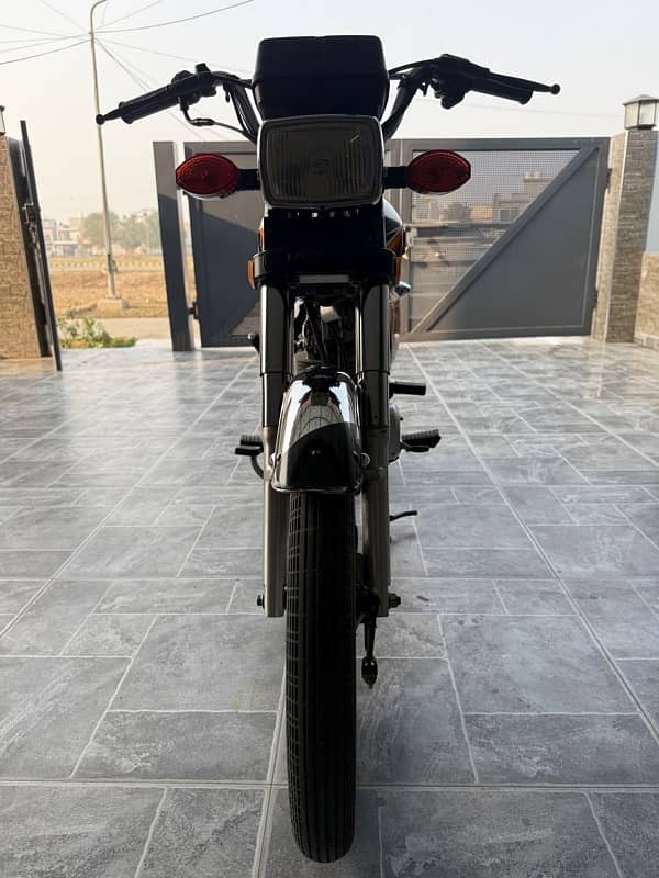 Honda CG-125 black good condition 6