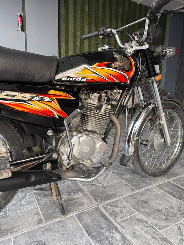 Honda CG-125 black good condition 8