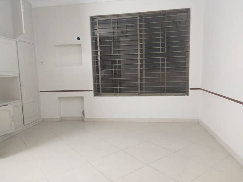 1 Kanal Lower Portion Is Available For Rent In Dha Phase 3 Near Mcdonald,s Y Block 6