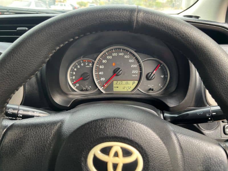 Toyota Vitz 2012 11