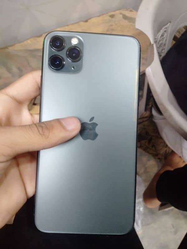 I phone 11 pro max jv 512 Gb battery 88% True Tone on 0