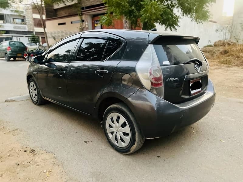 Toyota Aqua s push start 2014 model 2019 registration urgent sale 4