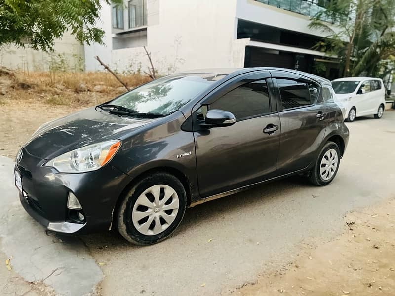 Toyota Aqua s push start 2014 model 2019 registration urgent sale 8