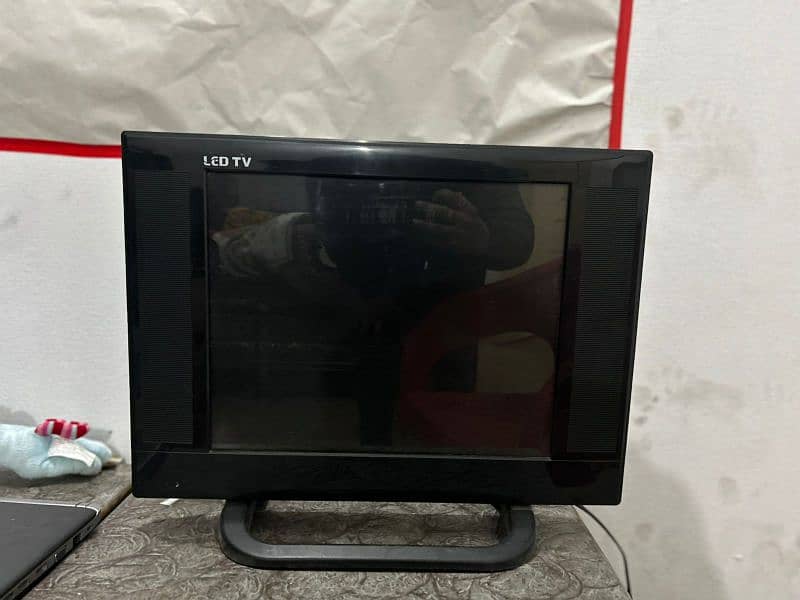 China LED TV 18 inches screen with good condition 0