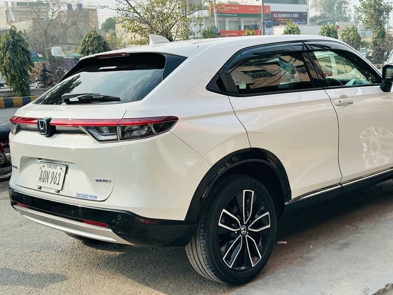 Honda Vezel 2022 Z 4