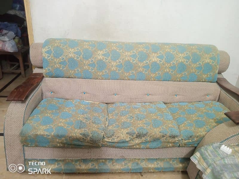 5 seater sofa set, blue colour and design. 0