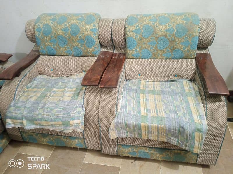 5 seater sofa set, blue colour and design. 3