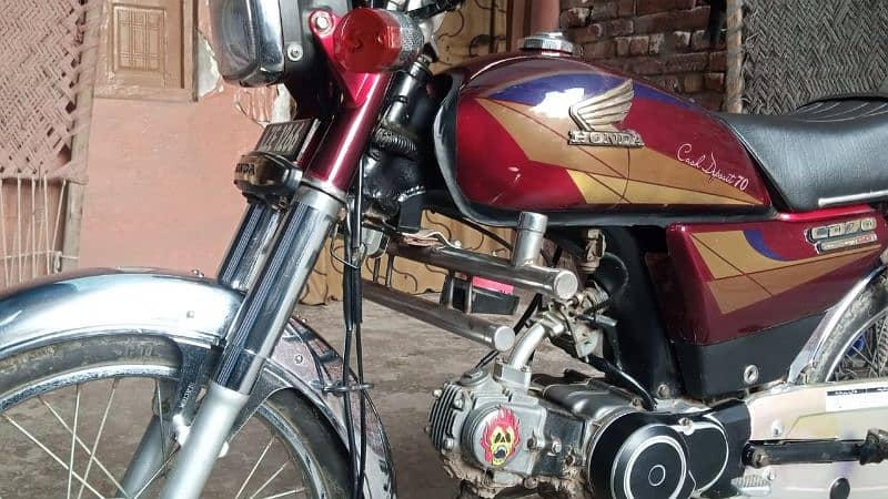 Honda CD 70cc Model 2004 Lahore Number 1