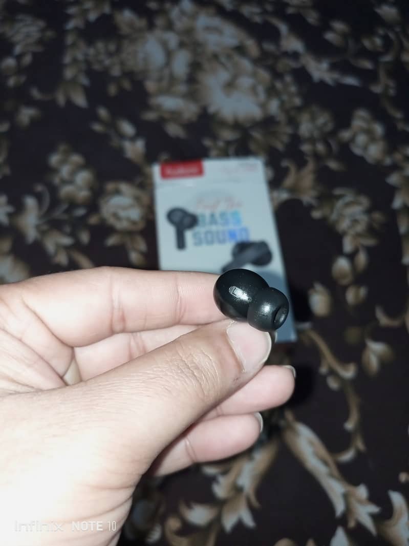 Signature S680 Airbuds 4