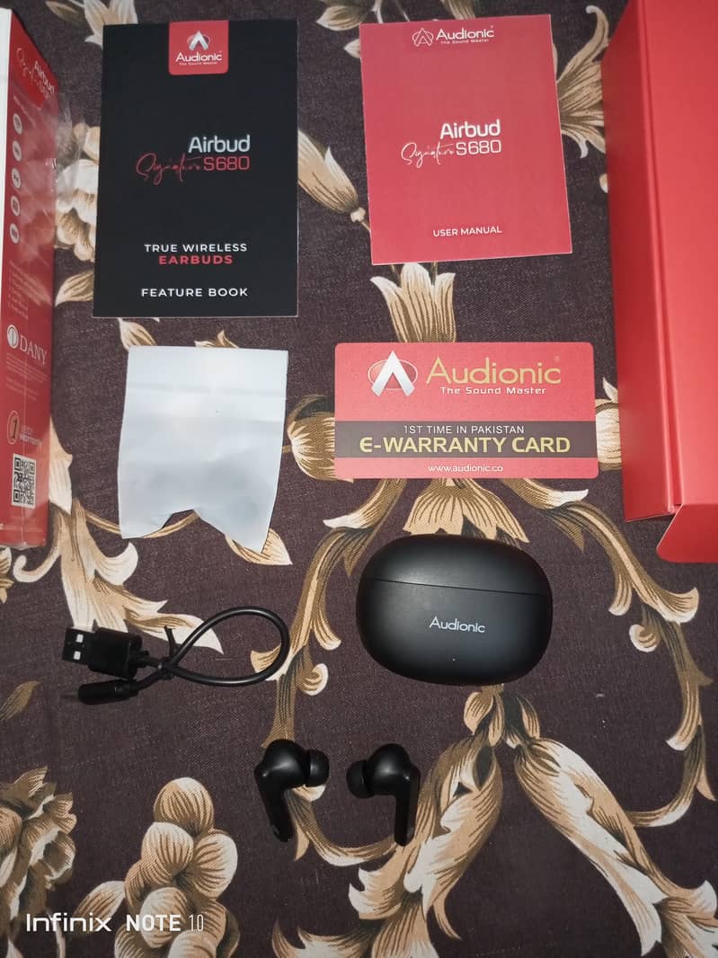 Signature S680 Airbuds 11