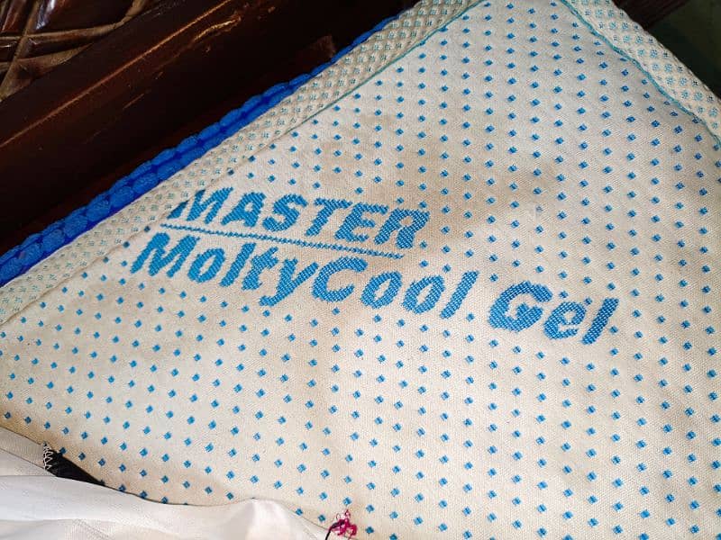 cool and gel moltyfoam mattress 0