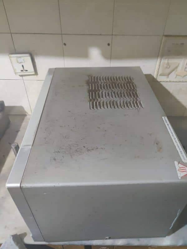 kenwood microwave good condition 2