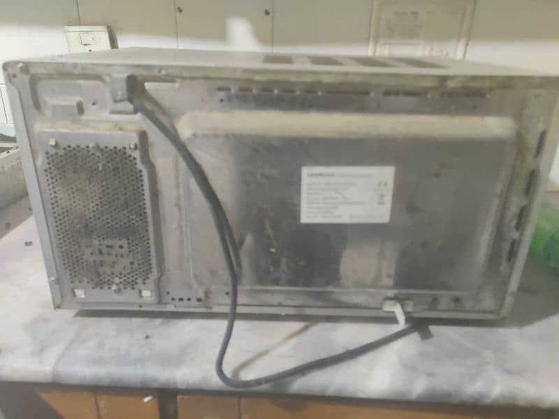 kenwood microwave good condition 3