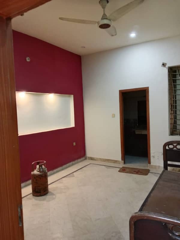 House for rent 5 Marla double story in ghauri town phase 4c2 4