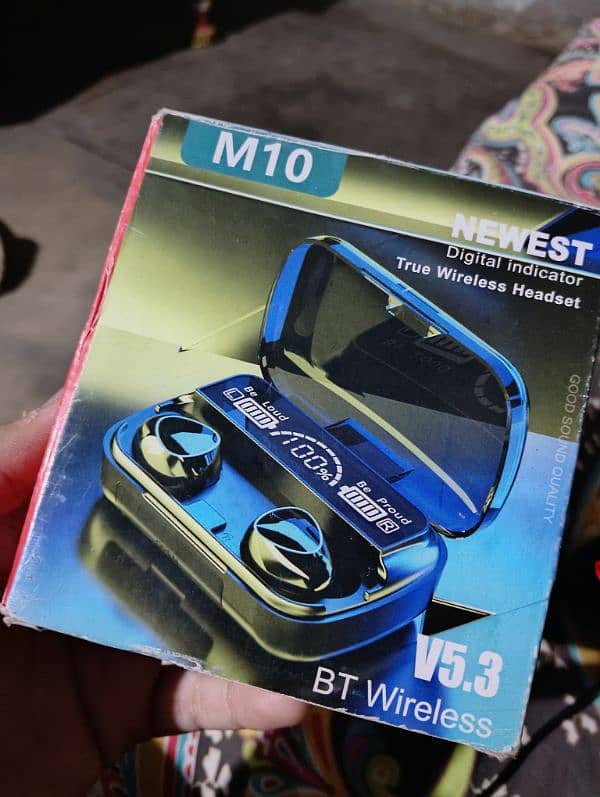 New Condition M10 Earbuds Come Inbox 3