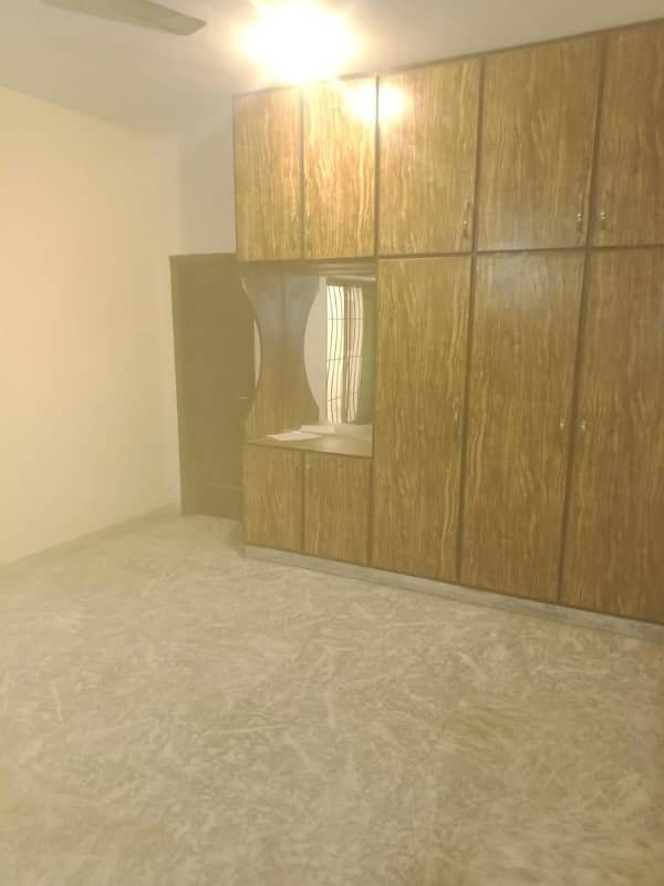 1 KANAL BEAUTIFUL UPPER PORTION AVAILABLE FOR RENT IN VALANCIA HOUSING SOCIETY 9