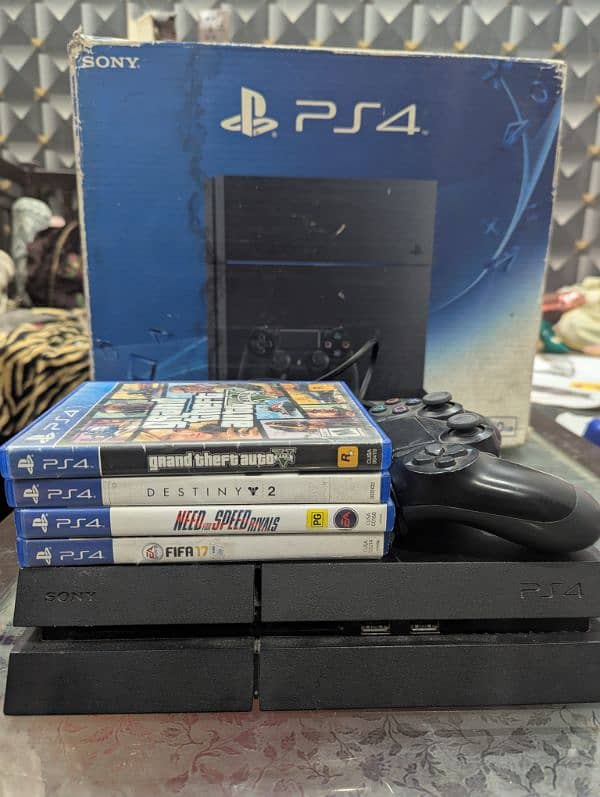 PS4 with box, cable and 1 wireless remote 1