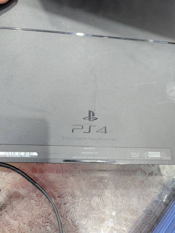 PS4 with box, cable and 1 wireless remote 7