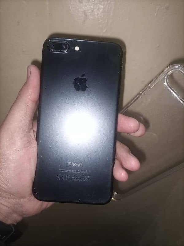 I'm selling my i phone 7 plas 32 gb battery helat orgnal 100 parsant 3