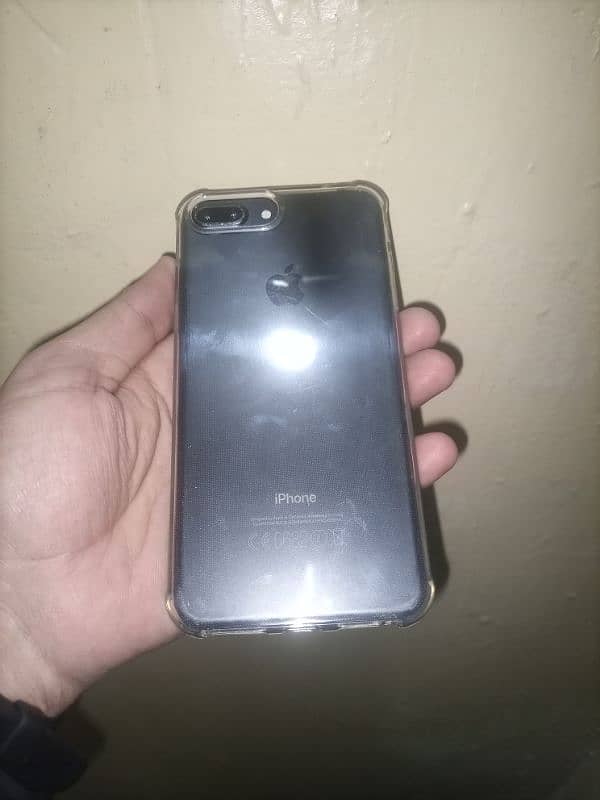 I'm selling my i phone 7 plas 32 gb battery helat orgnal 100 parsant 6